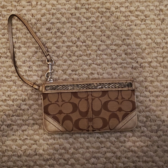 Coach wristlet - Picture 1 of 1